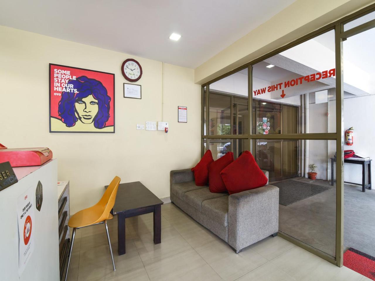 Hotel Oyo Flagship 324 Velachery Madipakkam Chennai Exterior foto